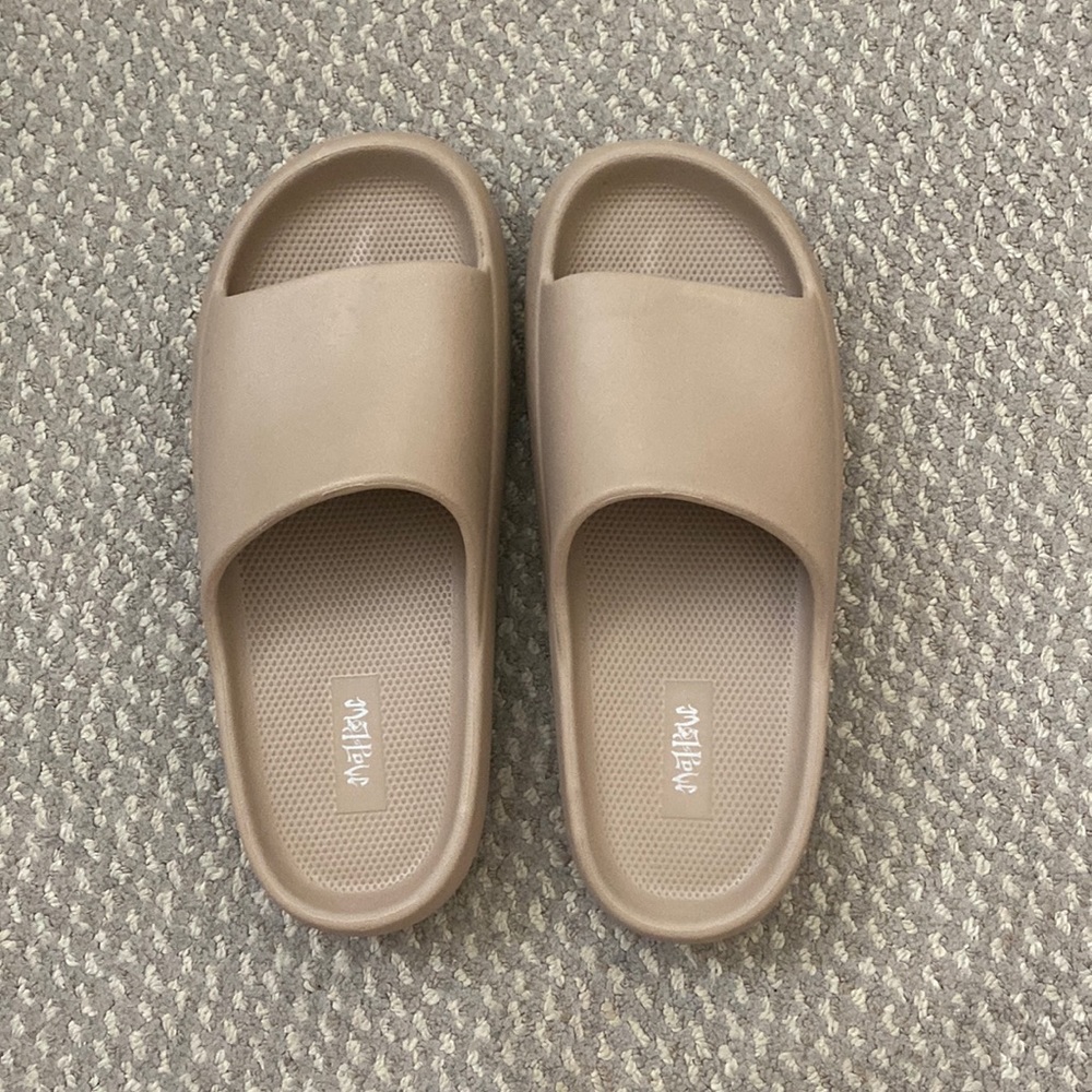 Cushion slides
